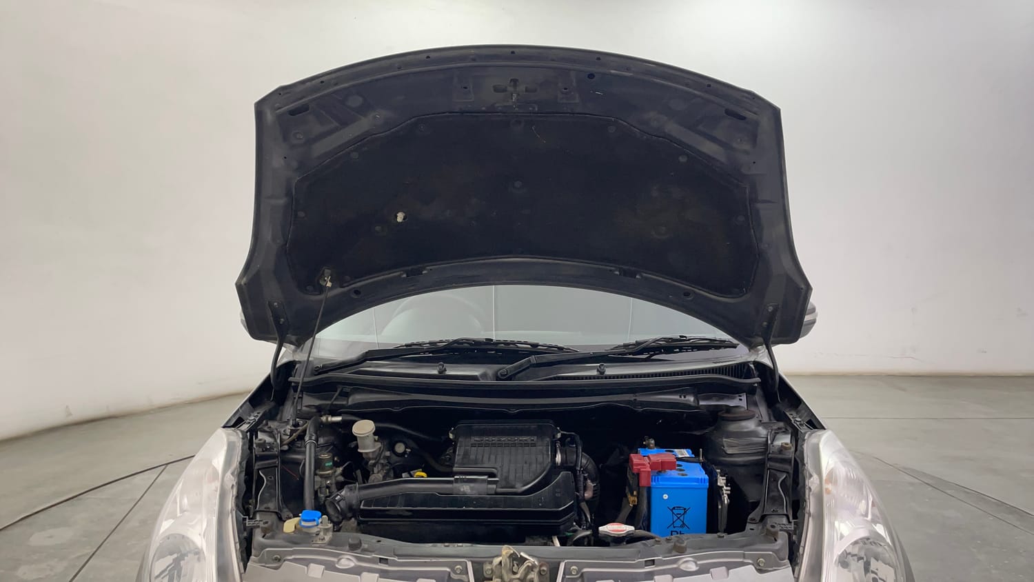 Used 2014 Maruti Suzuki Swift VXi Petrol Manual engine ENGINE & BONNET OPEN FRONT VIEW