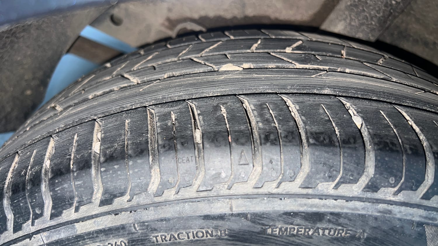 Used 2024 Hyundai New i20 Asta (O) 1.2 IVT Petrol Automatic tyres RIGHT REAR TYRE TREAD VIEW