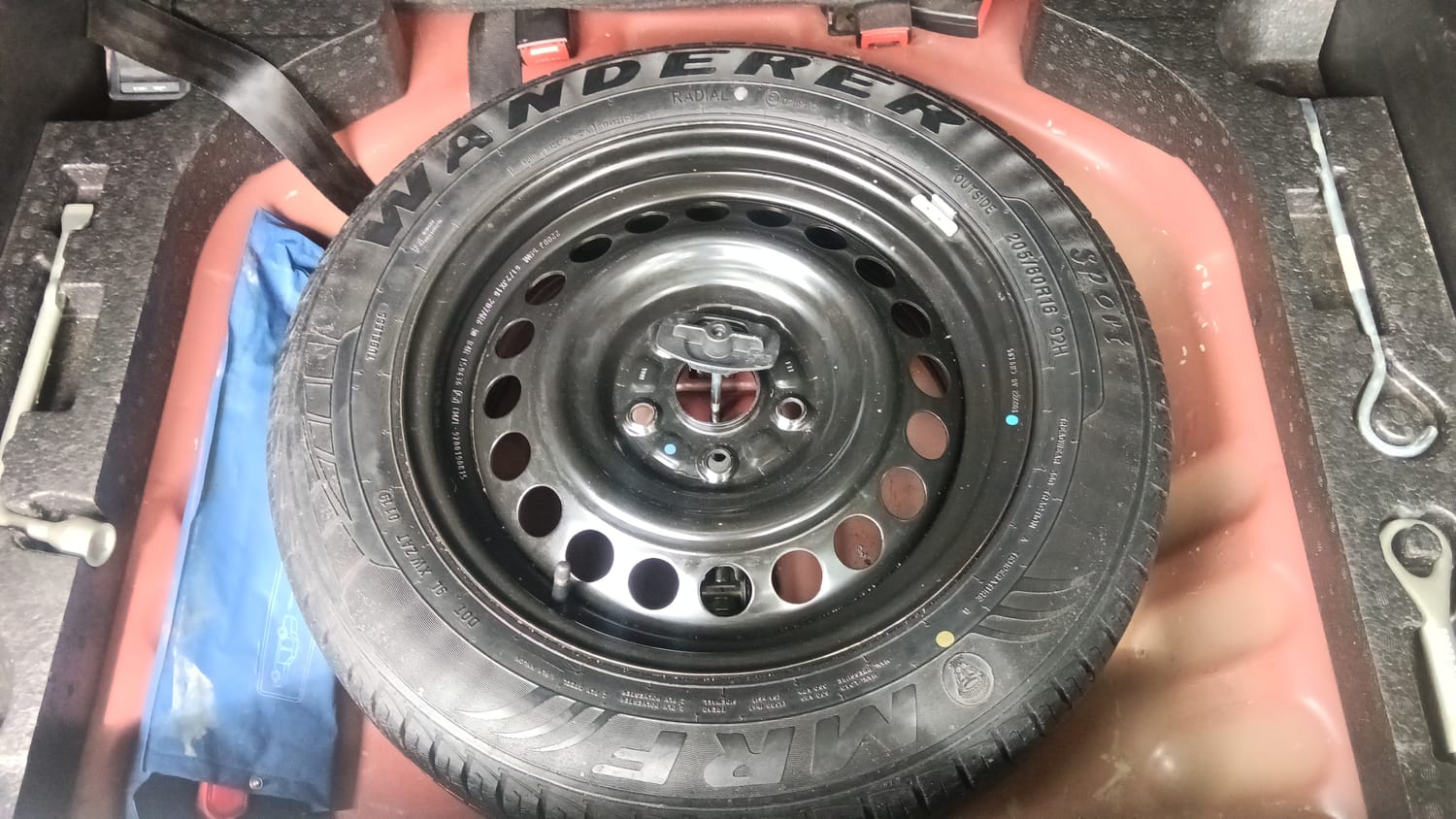 Used 2022 Maruti Suzuki Brezza ZXi Plus Petrol Manual tyres SPARE TYRE VIEW