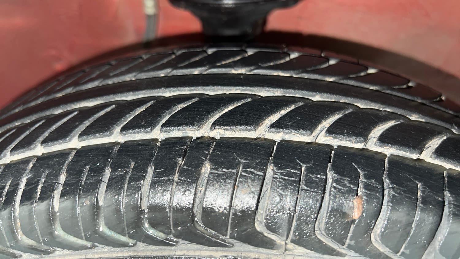 Used 2014 Maruti Suzuki Alto 800 Lxi Petrol Manual tyres RIGHT FRONT TYRE TREAD VIEW