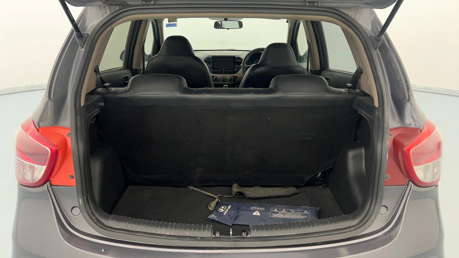 Used 2017 Hyundai Grand i10 Magna 1.2 Kappa VTVT Petrol Manual interior DICKY INSIDE VIEW