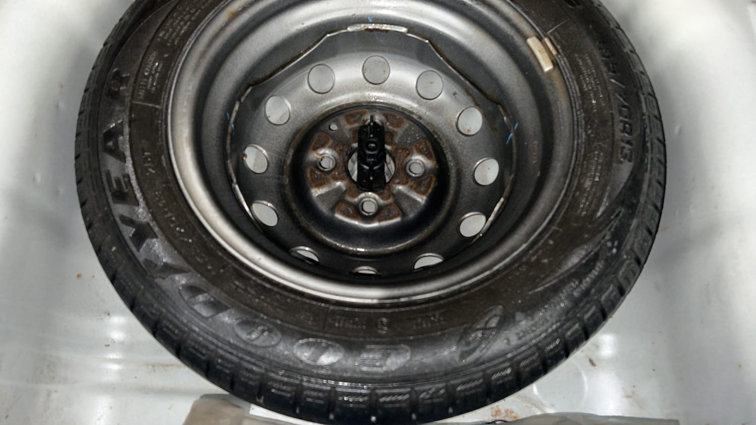 Used 2018 Hyundai Eon Era + AirBag Petrol Manual tyres SPARE TYRE VIEW