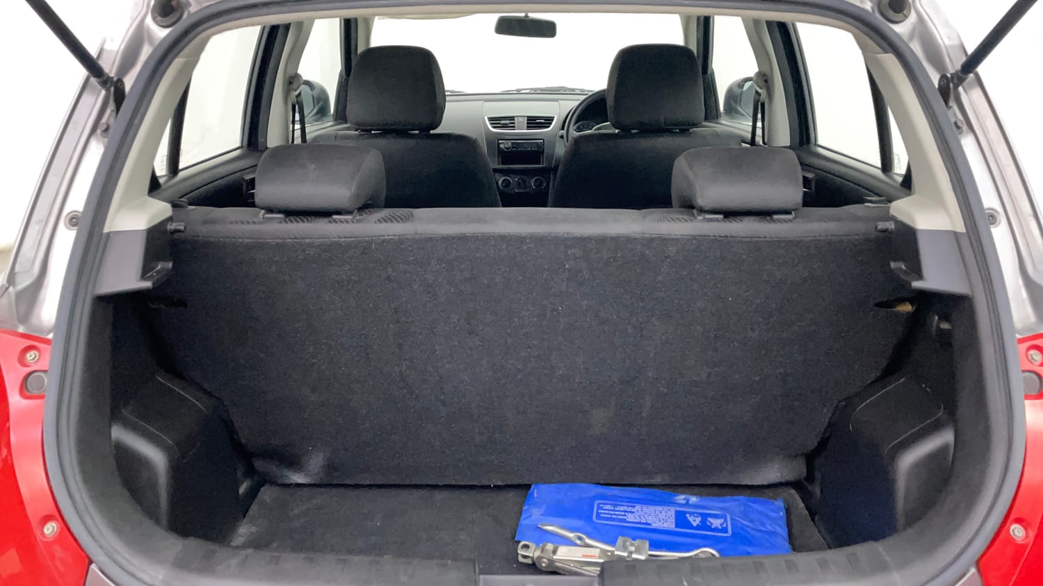 Used 2014 Maruti Suzuki Swift VXi Petrol Manual interior DICKY INSIDE VIEW