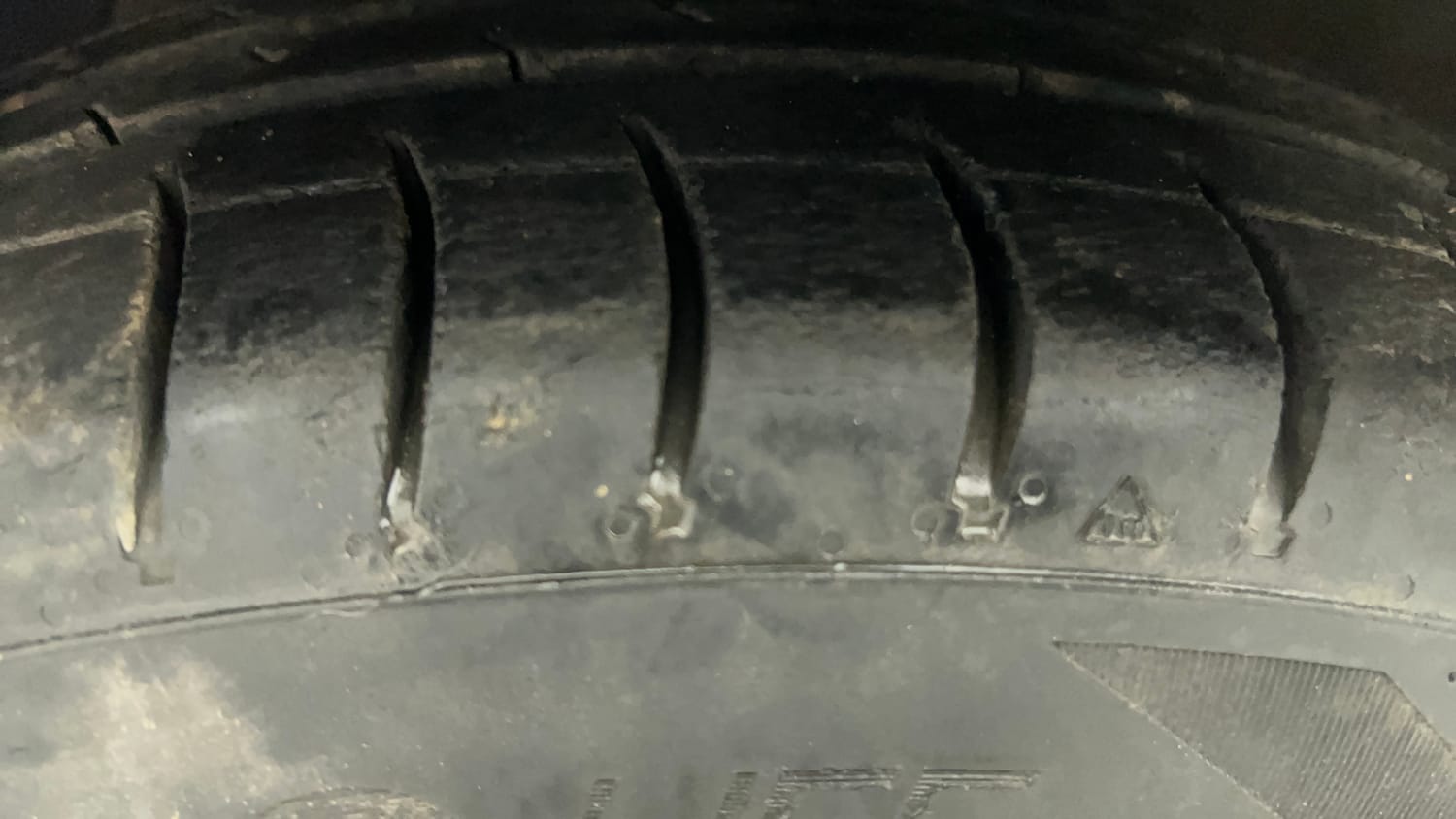 Used 2016 Hyundai Grand i10 Magna AT 1.2 Kappa VTVT Petrol Automatic tyres LEFT FRONT TYRE TREAD VIEW