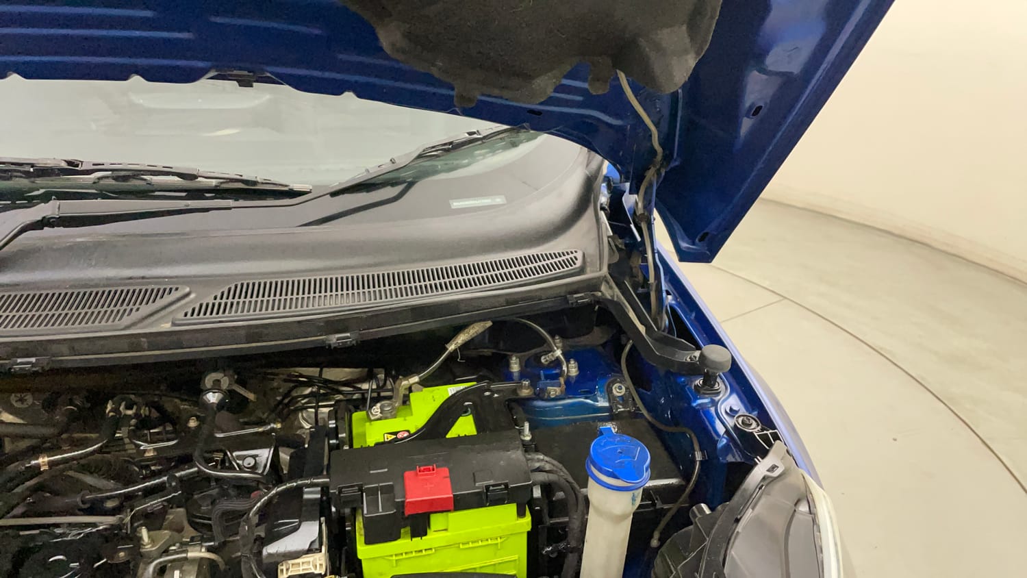 Used 2018 Ford EcoSport Ambiente 1.5L TDCi Diesel Manual engine ENGINE LEFT SIDE HINGE & APRON VIEW