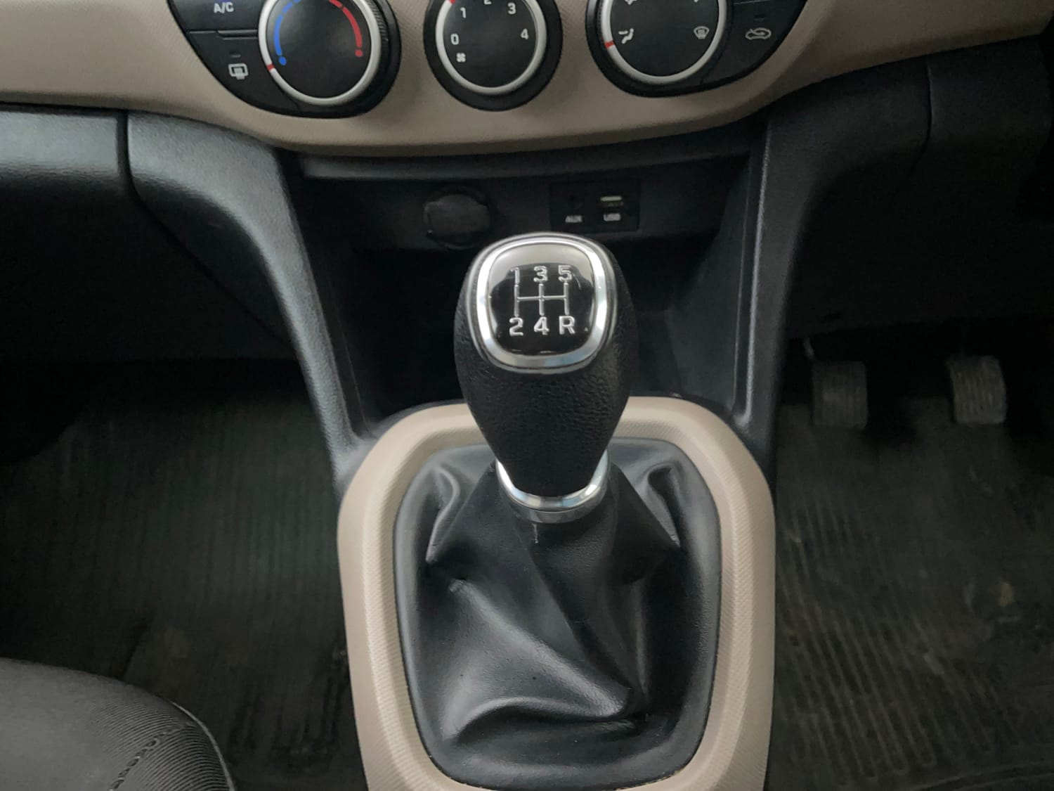 Used 2017 Hyundai Grand i10 Asta 1.2 Kappa VTVT Petrol Manual interior GEAR  KNOB VIEW