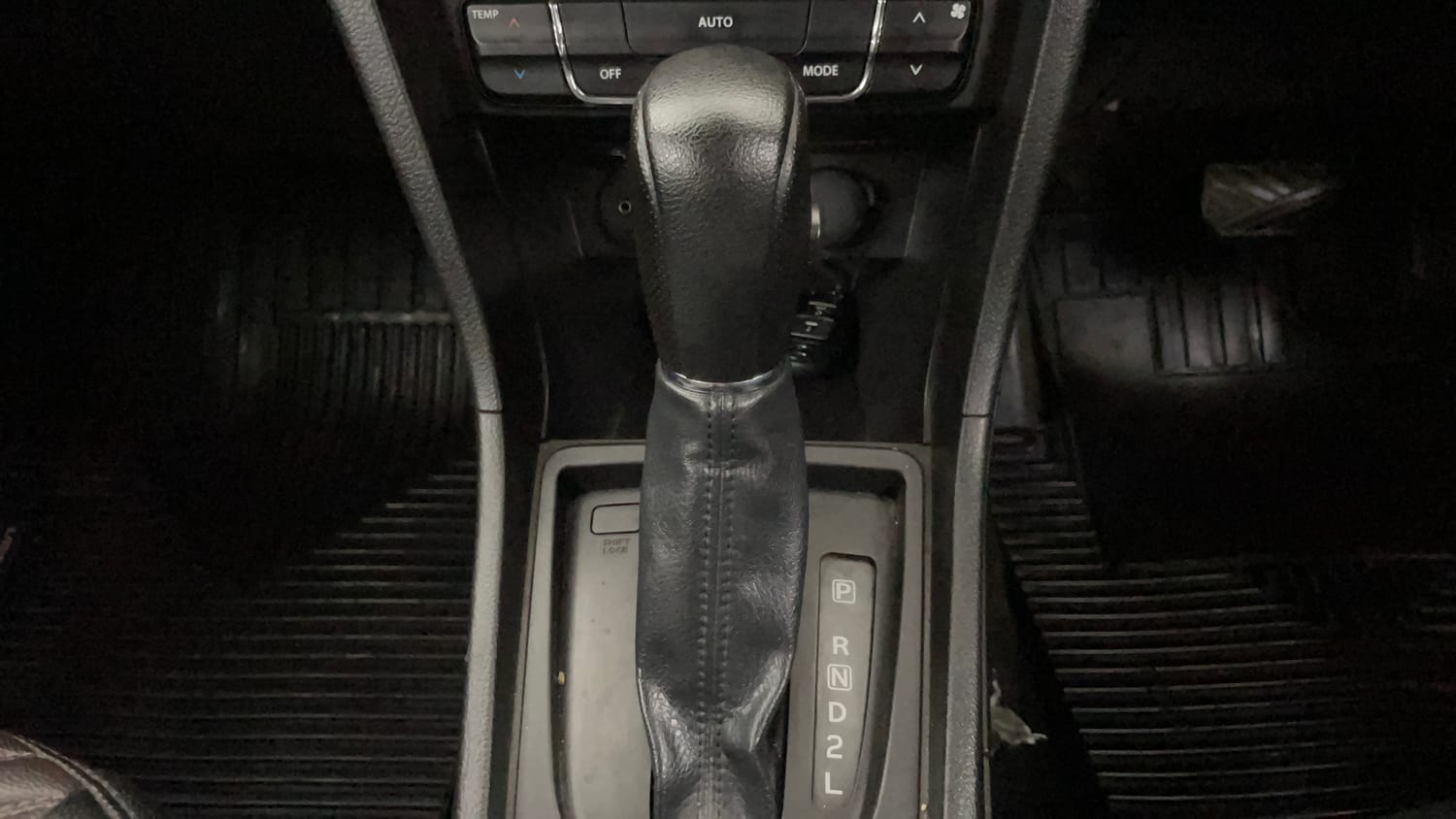 Used 2022 Toyota Urban Cruiser High Grade AT Petrol Automatic interior GEAR  KNOB VIEW