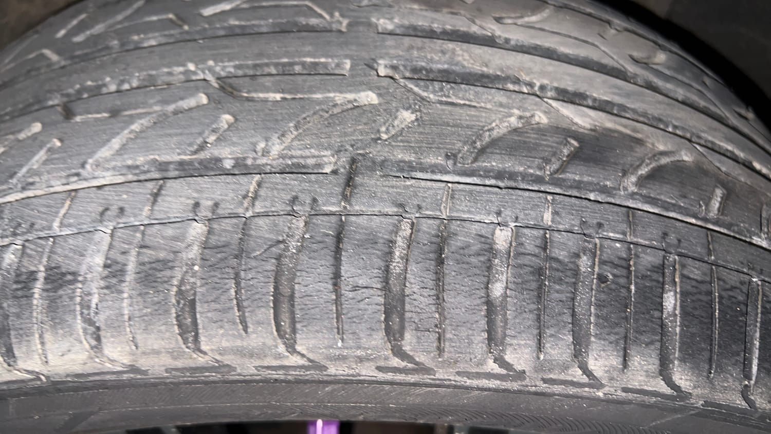 Used 2021 Renault Kiger RXZ 1.0 Turbo MT CNG (Outside Fitted) Cng Manual tyres LEFT REAR TYRE TREAD VIEW