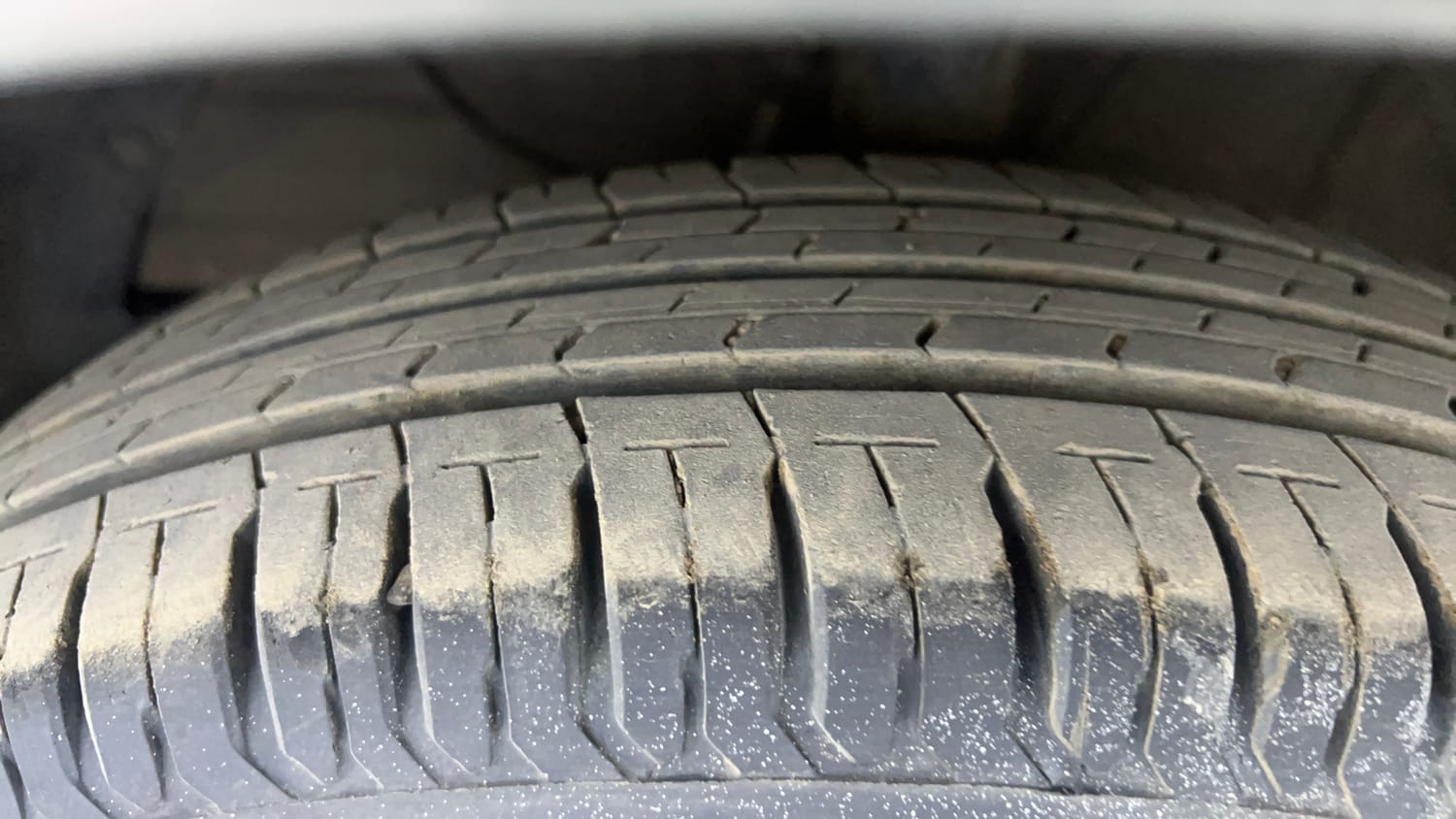 Used 2024 Maruti Suzuki Swift VXi Petrol Manual tyres LEFT FRONT TYRE TREAD VIEW