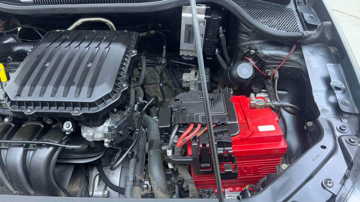 Used 2020 Volkswagen Polo Trendline 1.0L (P) Petrol Manual engine ENGINE LEFT SIDE VIEW