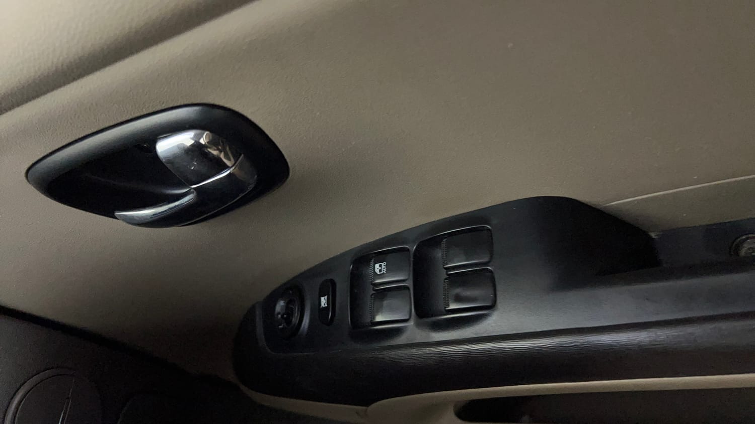 Used 2013 Hyundai i10 Sportz 1.2 Kappa2 Petrol Manual top_features Power windows