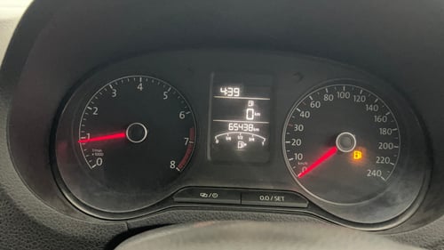Used 2016 Volkswagen Polo Comfortline 1.2L (P) Petrol Manual interior CLUSTERMETER VIEW