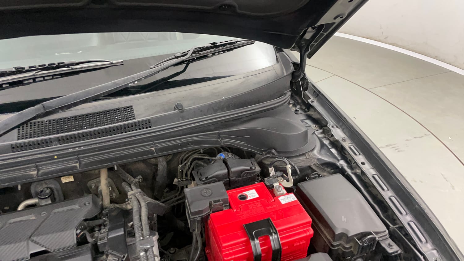 Used 2023 Hyundai Verna SX 1.5 Petrol IVT Petrol Automatic engine ENGINE LEFT SIDE HINGE & APRON VIEW