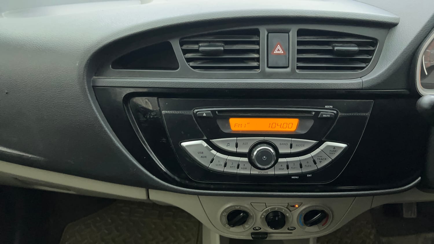 Used 2018 Maruti Suzuki Alto K10 LXi Petrol Manual interior MUSIC SYSTEM & AC CONTROL VIEW