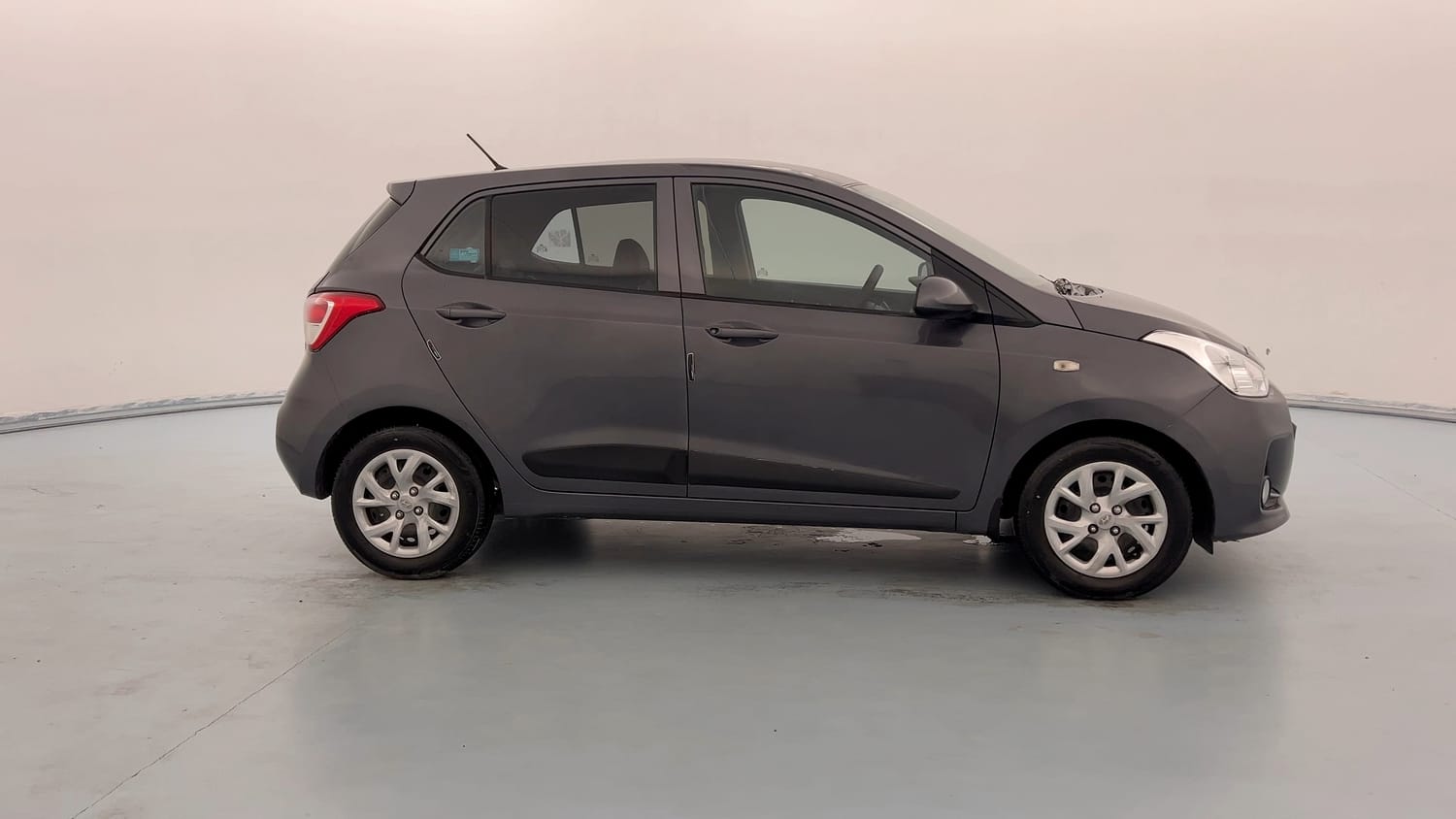 Used 2017 Hyundai Grand i10 Magna 1.2 Kappa VTVT Petrol Manual exterior RIGHT SIDE VIEW
