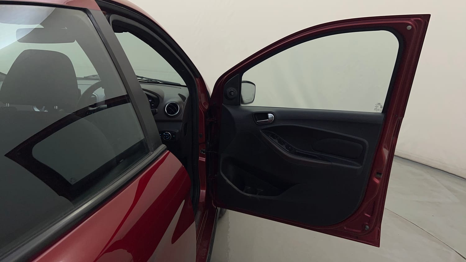 Used 2019 Ford Freestyle Titanium Plus 1.2 Ti-VCT Petrol Manual interior RIGHT FRONT DOOR OPEN VIEW