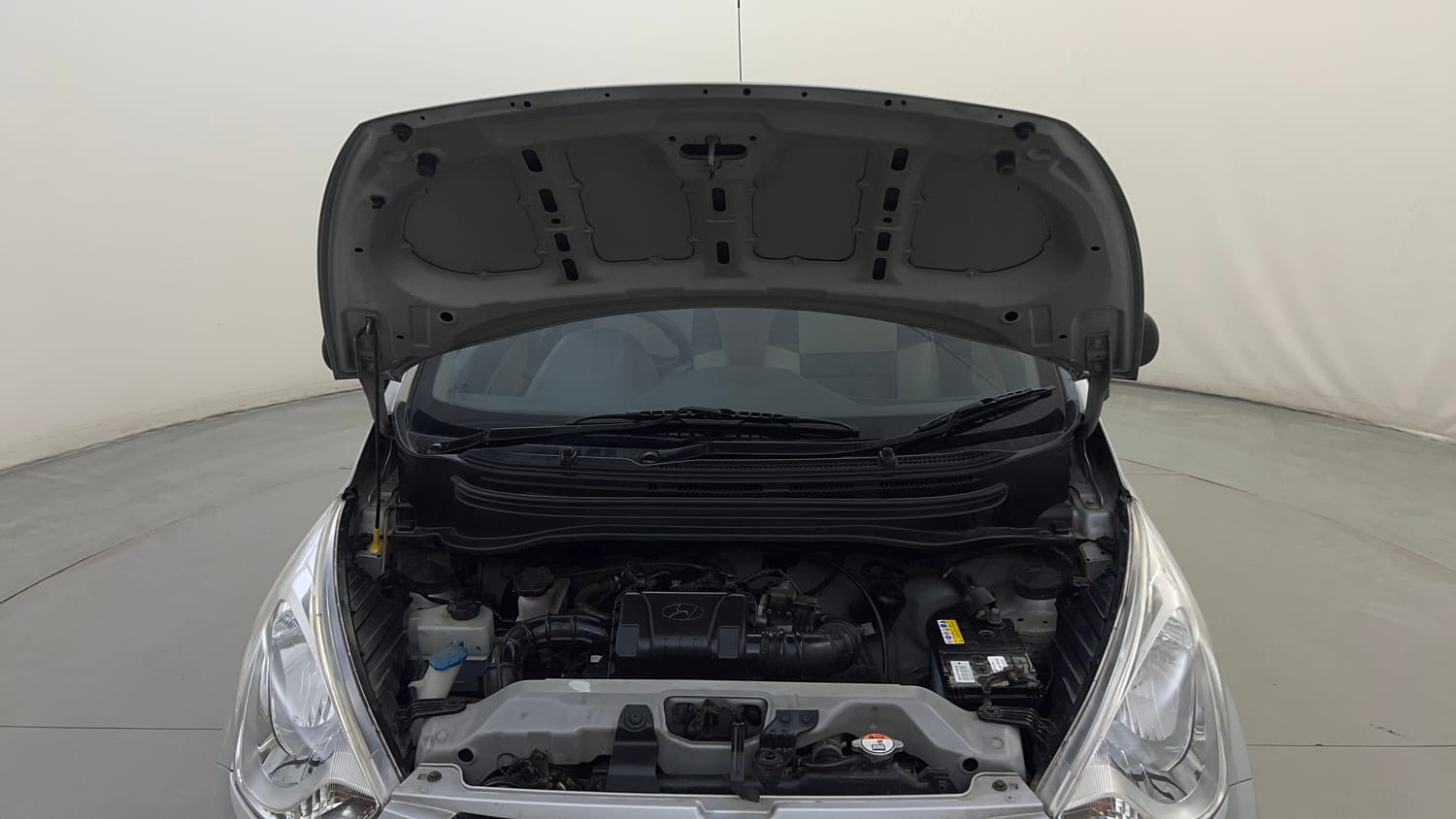Used 2016 Hyundai Eon Era + Petrol Manual engine ENGINE & BONNET OPEN FRONT VIEW