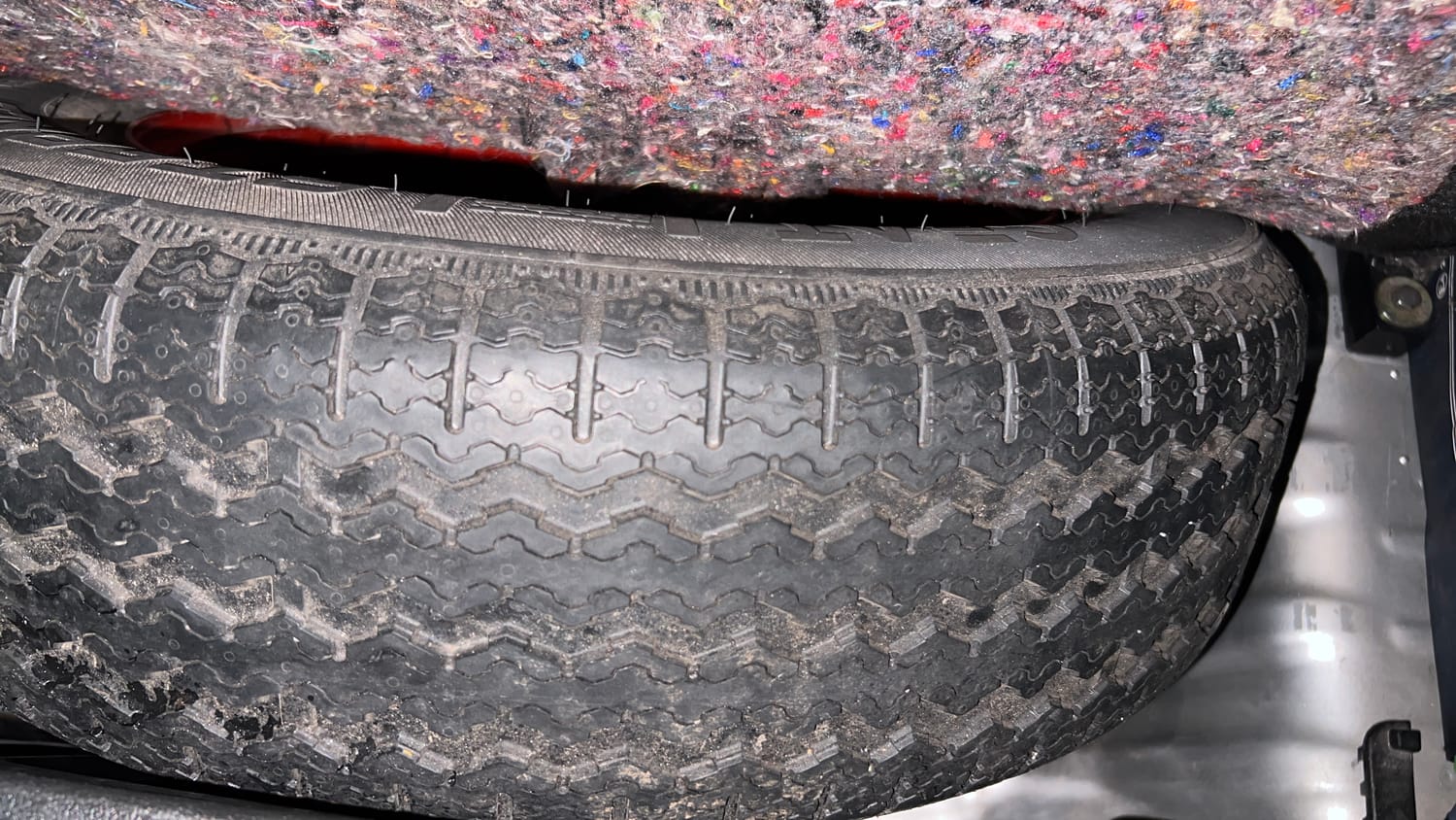 Used 2021 Renault Kiger RXZ 1.0 Turbo MT CNG (Outside Fitted) Cng Manual tyres SPARE TYRE VIEW