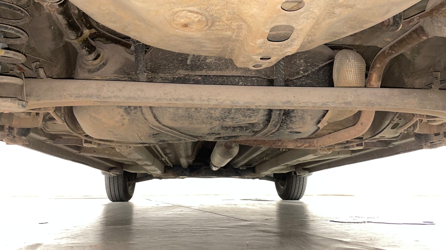 Used 2014 Maruti Suzuki Swift VXi Petrol Manual extra REAR UNDERBODY VIEW (TAKEN FROM REAR)