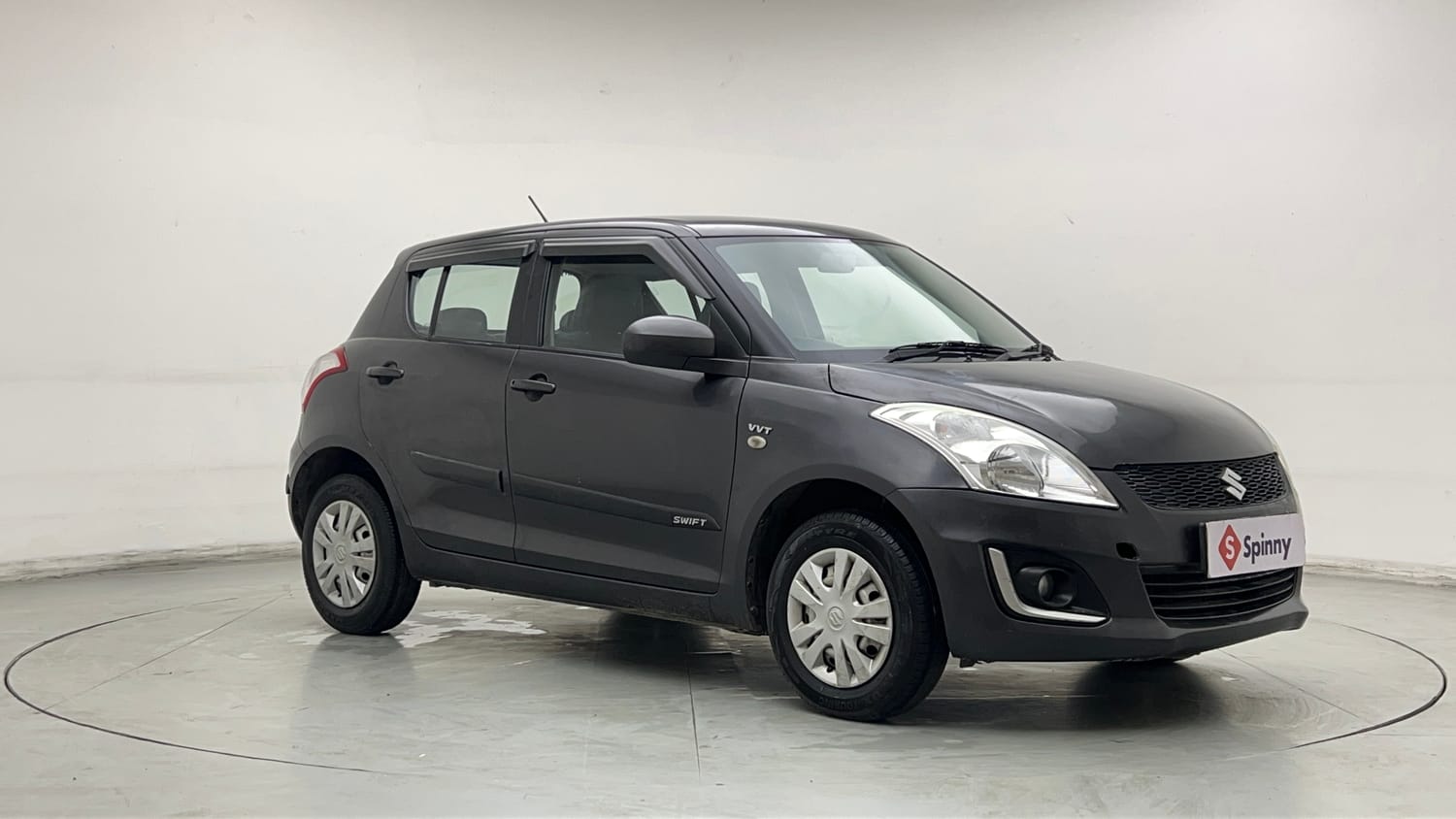 Used 2017 Maruti Suzuki Swift Lxi (O) Petrol Manual exterior RIGHT FRONT CORNER VIEW