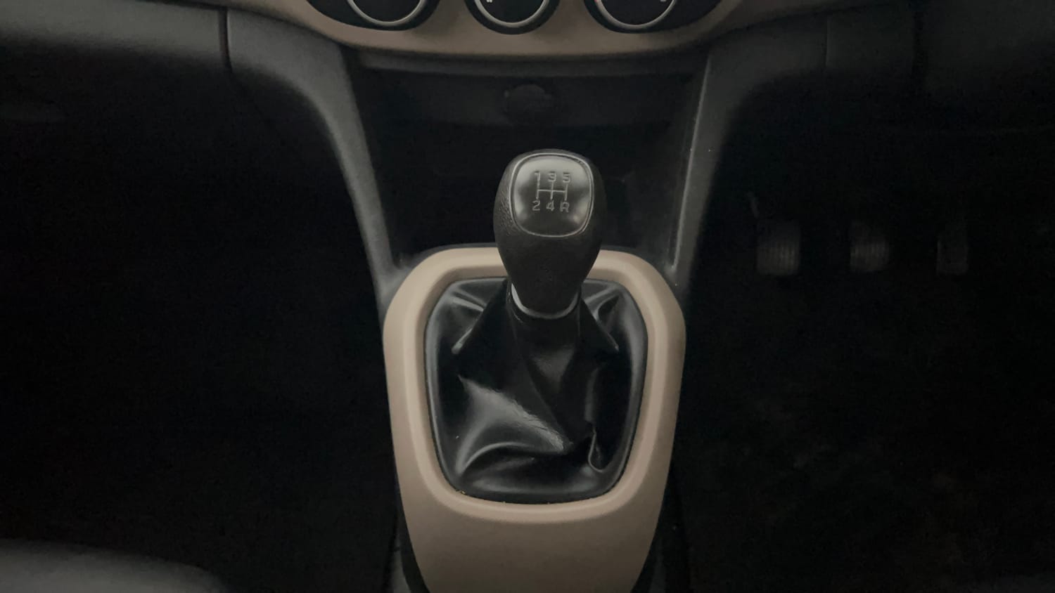 Used 2017 Hyundai Grand i10 Magna 1.2 Kappa VTVT Petrol Manual interior GEAR  KNOB VIEW