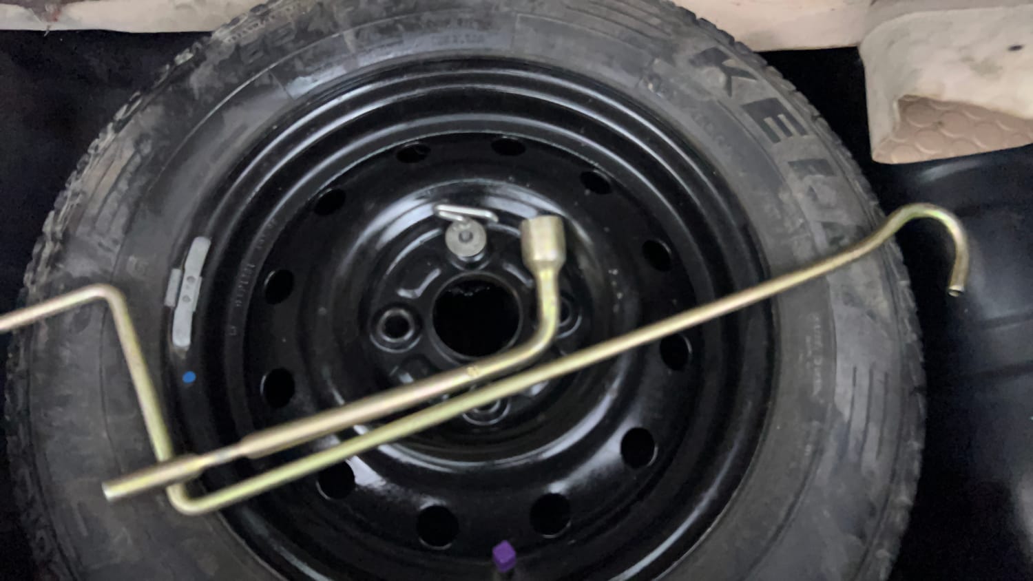 Used 2013 Maruti Suzuki A-Star Vxi (ABS) AT Petrol Automatic tyres SPARE TYRE VIEW