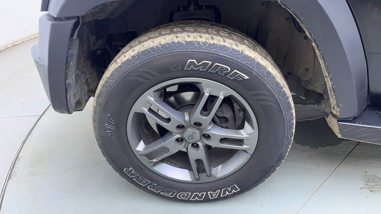 Used 2021 mahindra Thar LX Hard Top Diesel MT 4WD Diesel Manual tyres LEFT FRONT TYRE RIM VIEW
