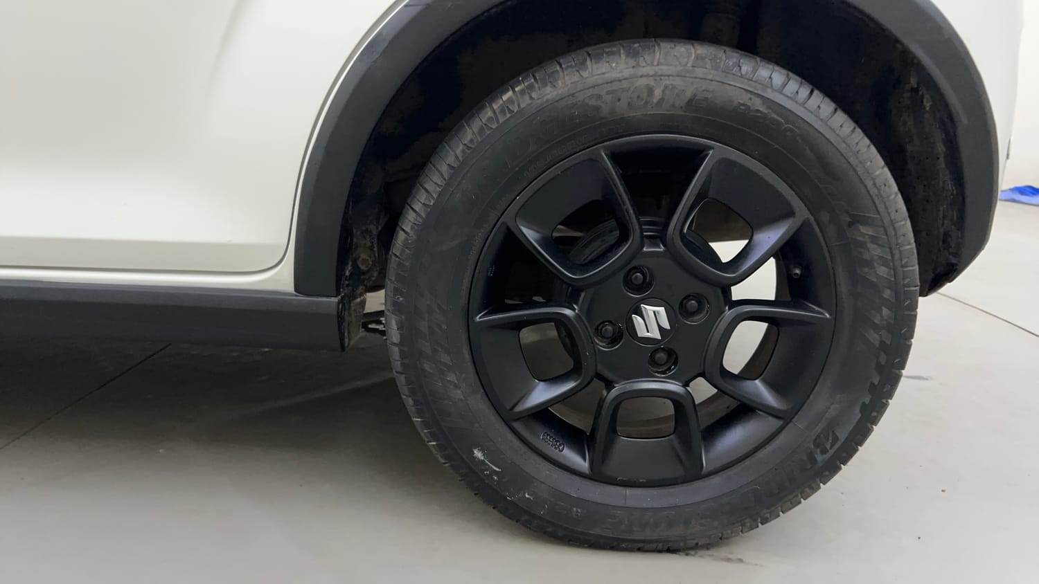Used 2018 Maruti Suzuki Ignis Alpha 1.2 AMT Petrol Automatic tyres LEFT REAR TYRE RIM VIEW