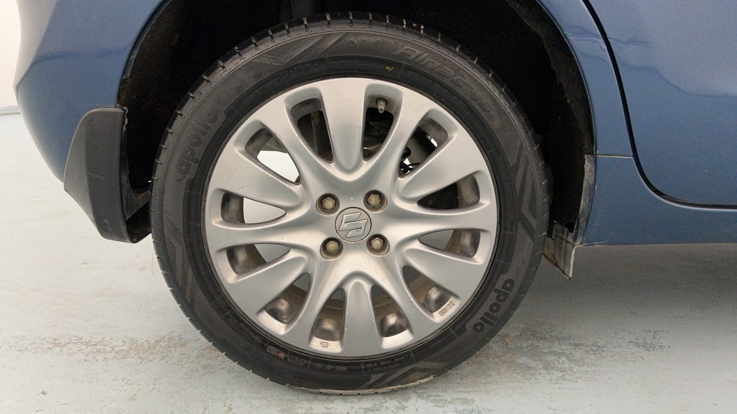 Used 2017 Maruti Suzuki Baleno Alpha 1.2 Petrol Manual tyres RIGHT REAR TYRE RIM VIEW