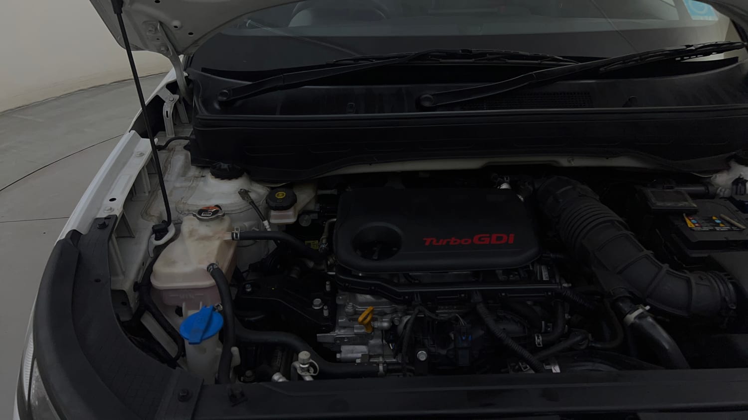 Used 2024 Hyundai Venue N-Line N8 DCT Petrol Automatic engine ENGINE RIGHT SIDE HINGE & APRON VIEW
