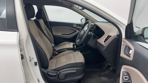 Used 2015 Hyundai Elite i20 Sportz 1.2 (O) Petrol Manual interior RIGHT SIDE FRONT DOOR CABIN VIEW