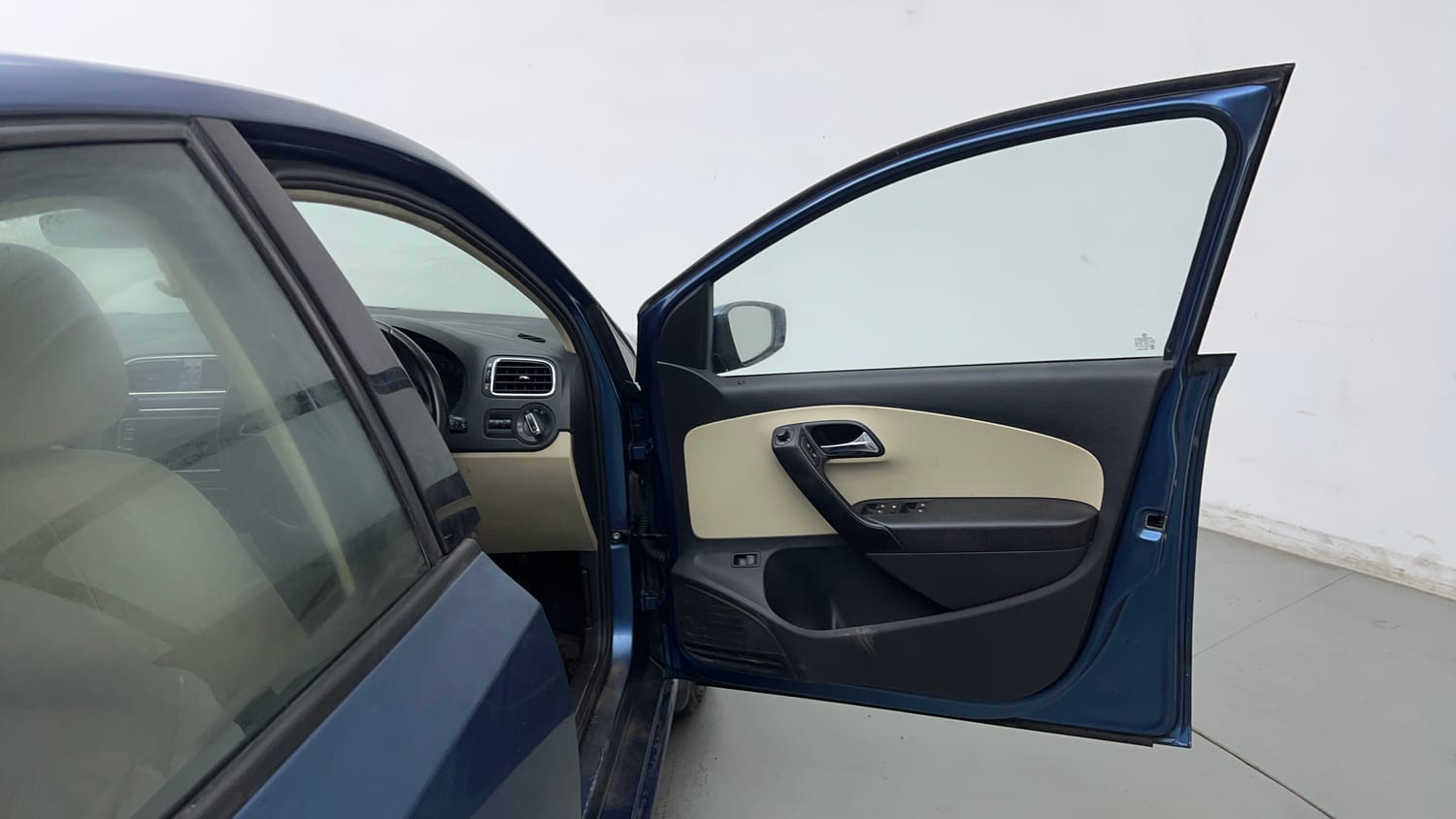 Used 2018 Skoda Rapid Style 1.6 MPI Petrol Manual interior RIGHT FRONT DOOR OPEN VIEW