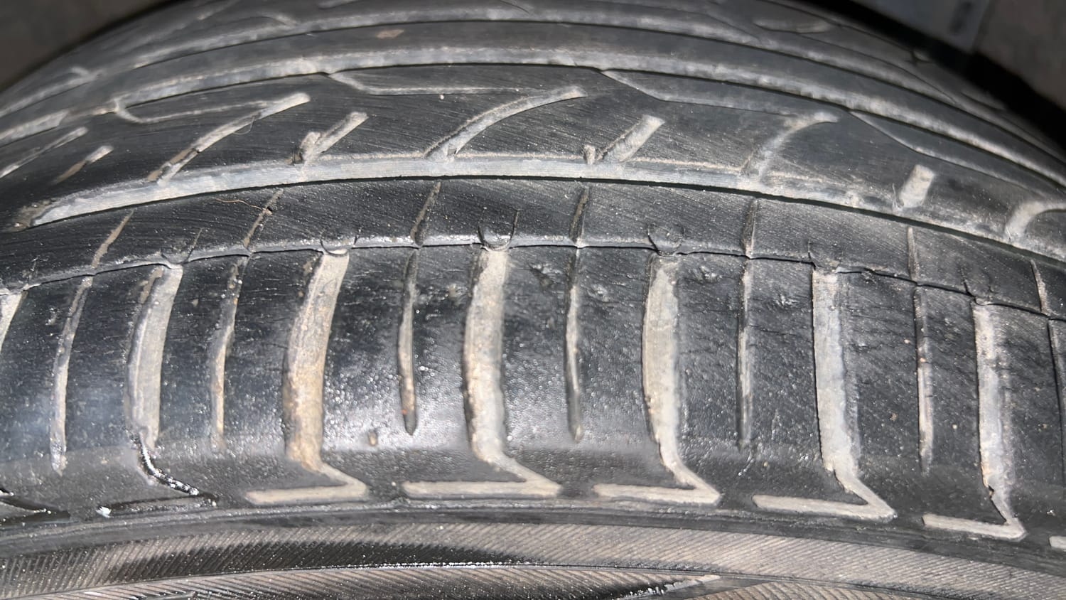 Used 2021 Renault Kiger RXZ 1.0 Turbo MT CNG (Outside Fitted) Cng Manual tyres RIGHT REAR TYRE TREAD VIEW