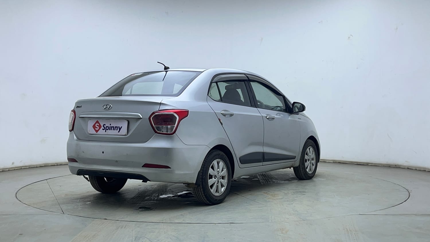 Used 2015 Hyundai Xcent S 1.2 (O) Petrol Manual exterior RIGHT REAR CORNER VIEW