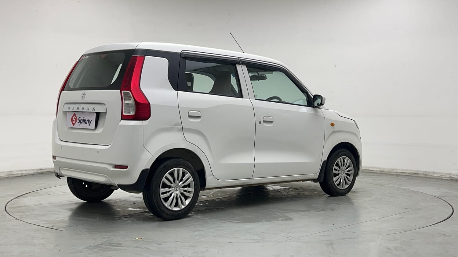 Used 2024 Maruti Suzuki Wagon R VXI 1.0 Petrol Manual exterior RIGHT REAR CORNER VIEW