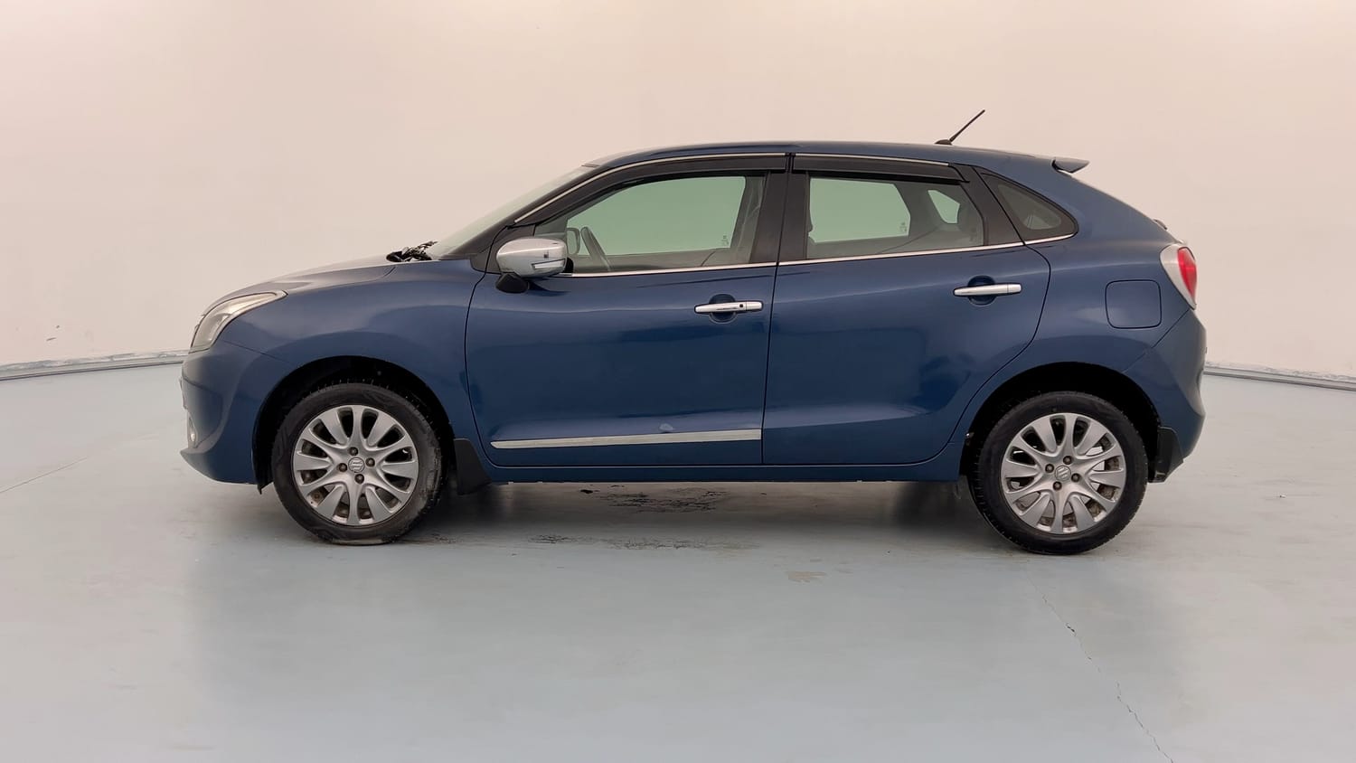 Used 2017 Maruti Suzuki Baleno Alpha 1.2 Petrol Manual exterior LEFT SIDE VIEW