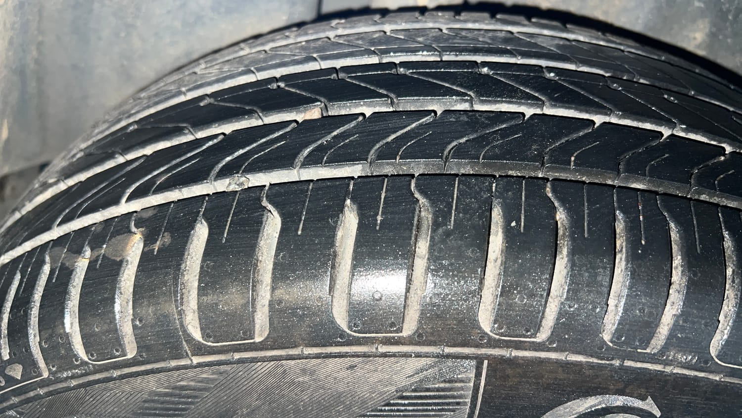 Used 2018 Skoda Rapid Style 1.6 MPI Petrol Manual tyres RIGHT REAR TYRE TREAD VIEW