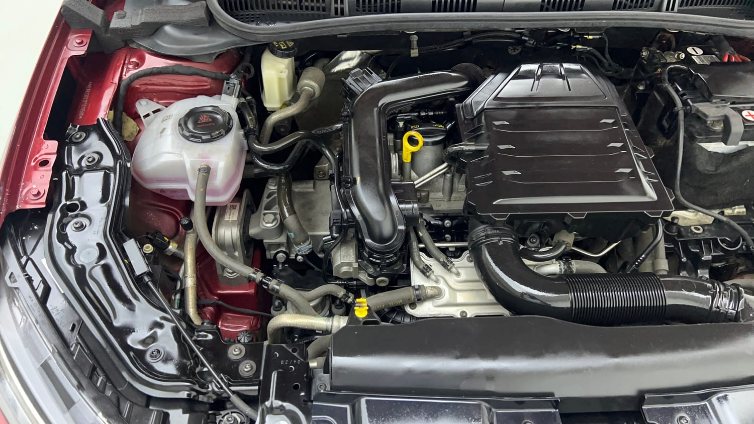 Used 2023 Volkswagen Virtus Highline 1.0 TSI MT Petrol Manual engine ENGINE RIGHT SIDE VIEW