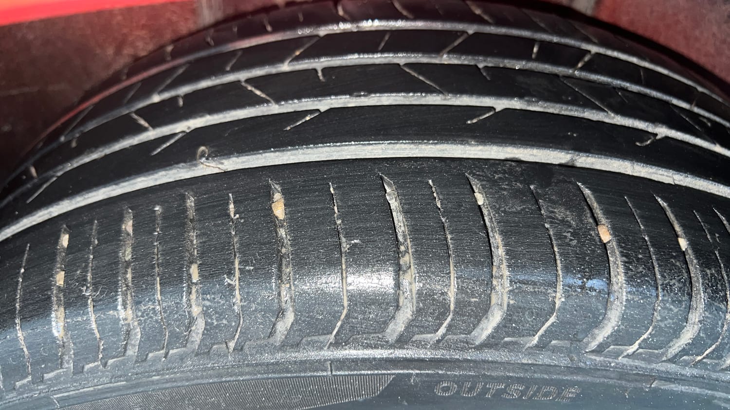 Used 2023 Volkswagen Virtus Highline 1.0 TSI MT Petrol Manual tyres RIGHT REAR TYRE TREAD VIEW