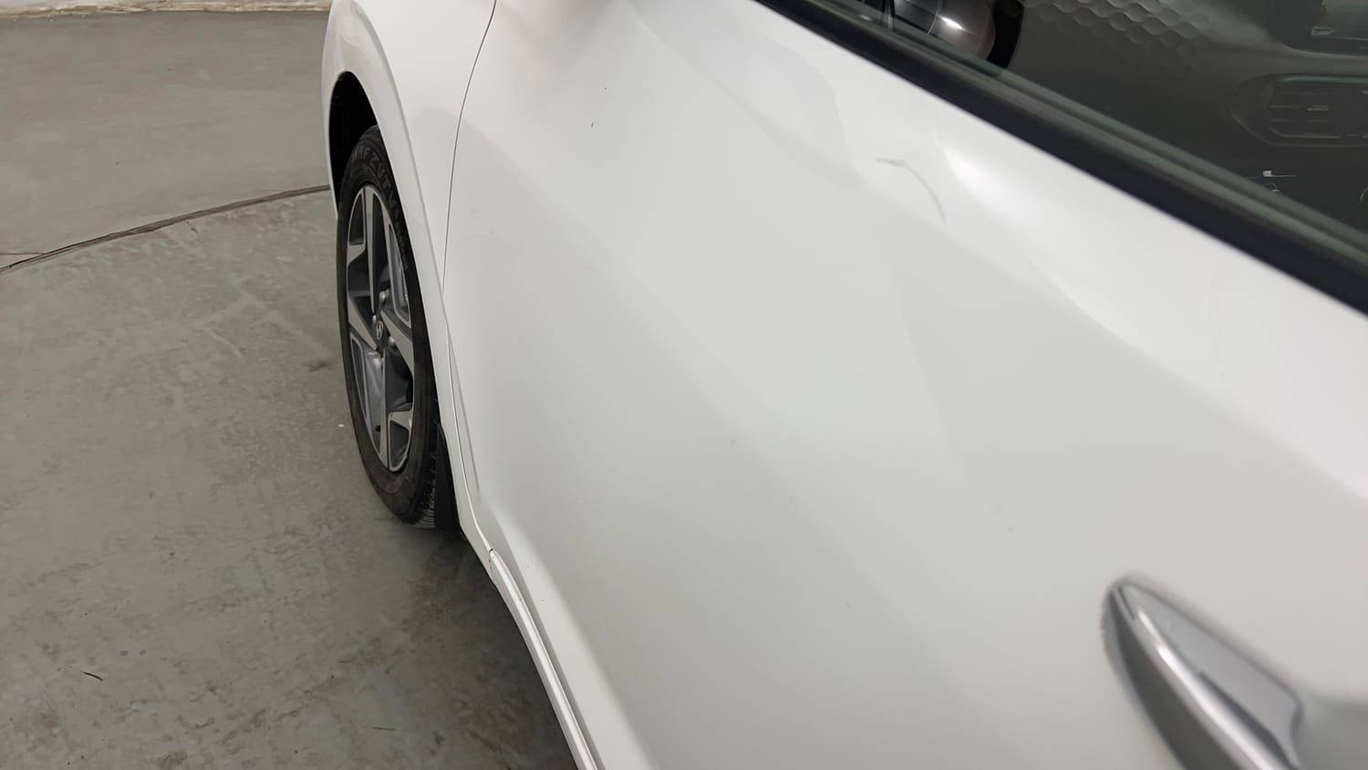 Used 2020 Hyundai Aura SX Plus 1.2 AMT Petrol Petrol Automatic dents MINOR SCRATCH
