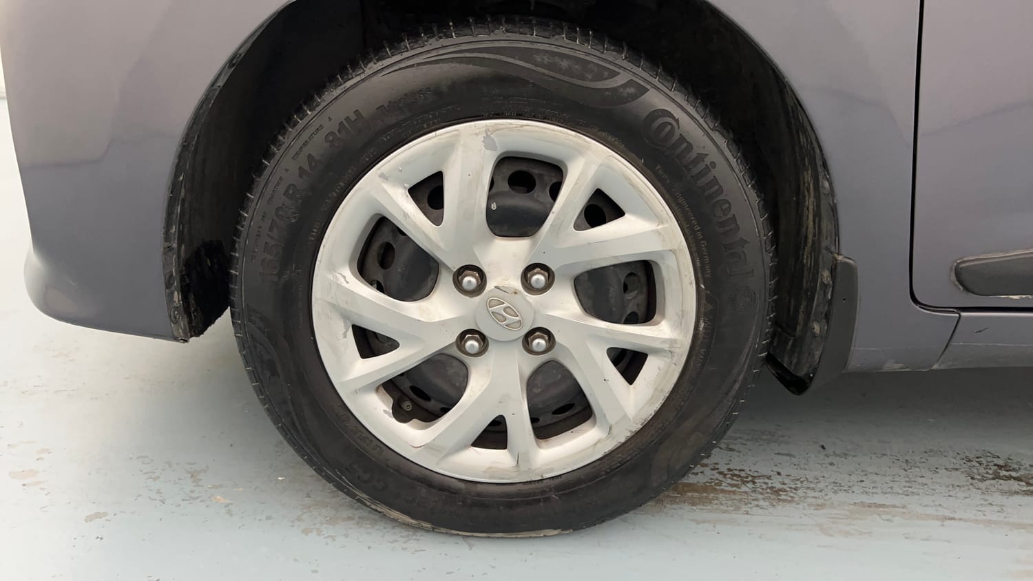 Used 2017 Hyundai Grand i10 Magna 1.2 Kappa VTVT Petrol Manual tyres LEFT FRONT TYRE RIM VIEW