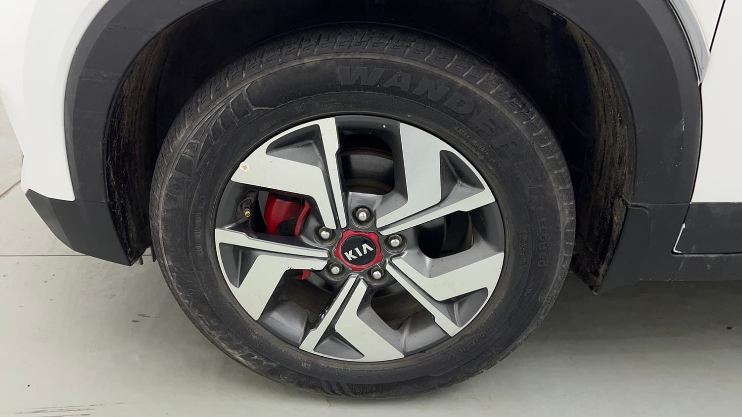 Used 2021 Kia Sonet GTX Plus 1.5 AT Diesel Automatic tyres LEFT FRONT TYRE RIM VIEW
