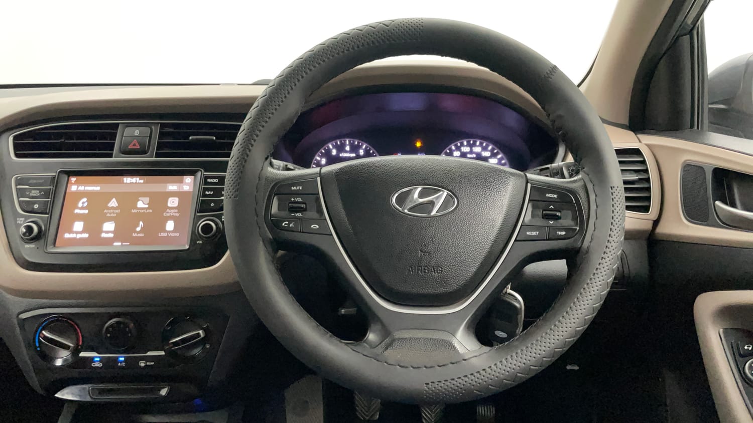Used 2019 Hyundai Elite i20 Sportz Plus 1.2 Petrol Manual interior STEERING VIEW
