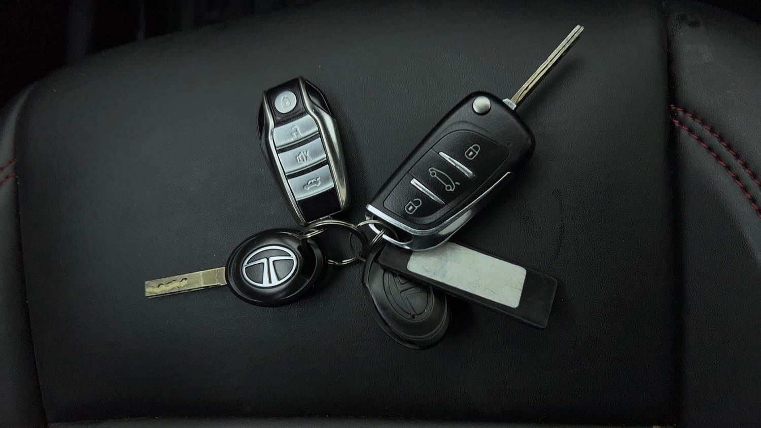Used 2023 Tata Punch Pure MT Petrol Manual extra CAR KEY VIEW