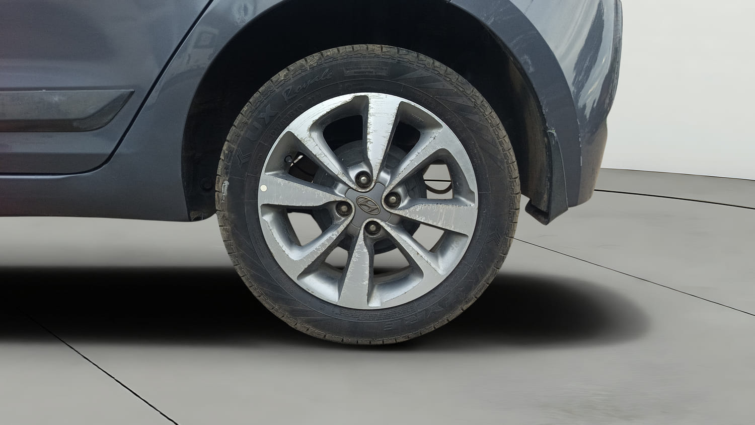 Used 2018 Hyundai Elite i20 Asta 1.2 Petrol Manual tyres LEFT REAR TYRE RIM VIEW