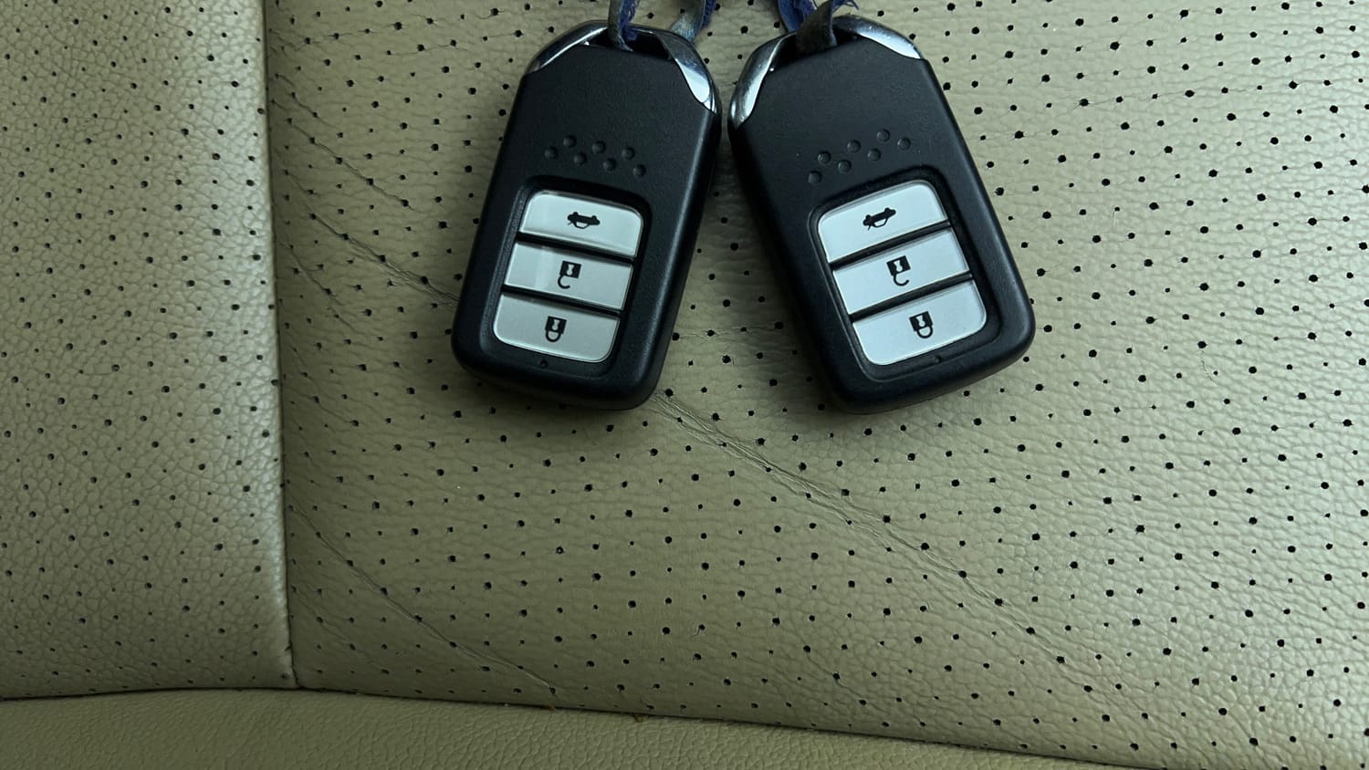 Used 2015 Honda City VX CVT Petrol Automatic extra CAR KEY VIEW