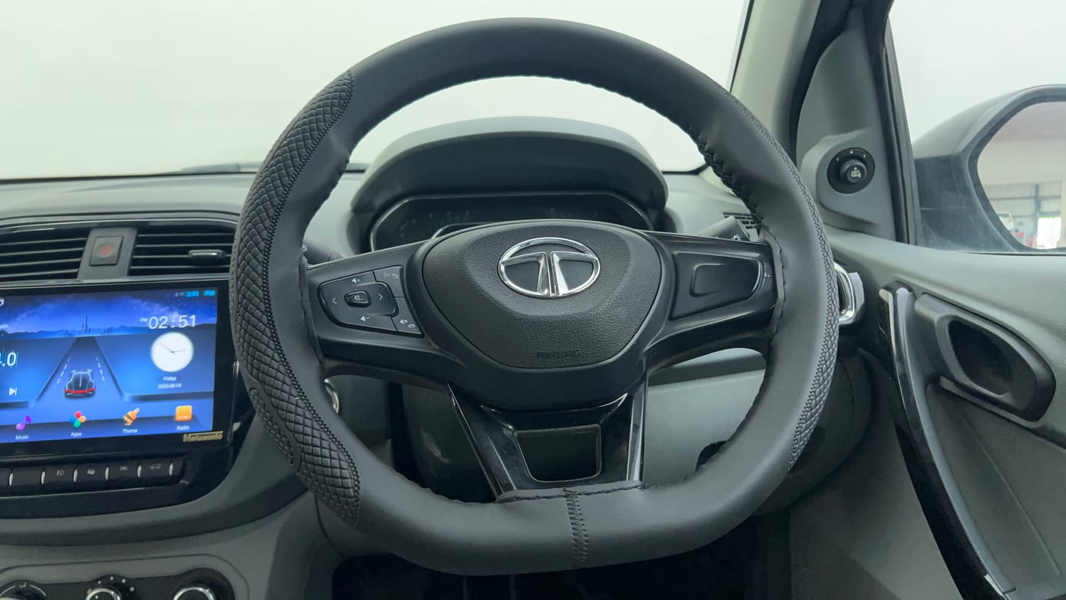 Used 2022 Tata Tigor XZ CNG Cng Manual interior STEERING VIEW