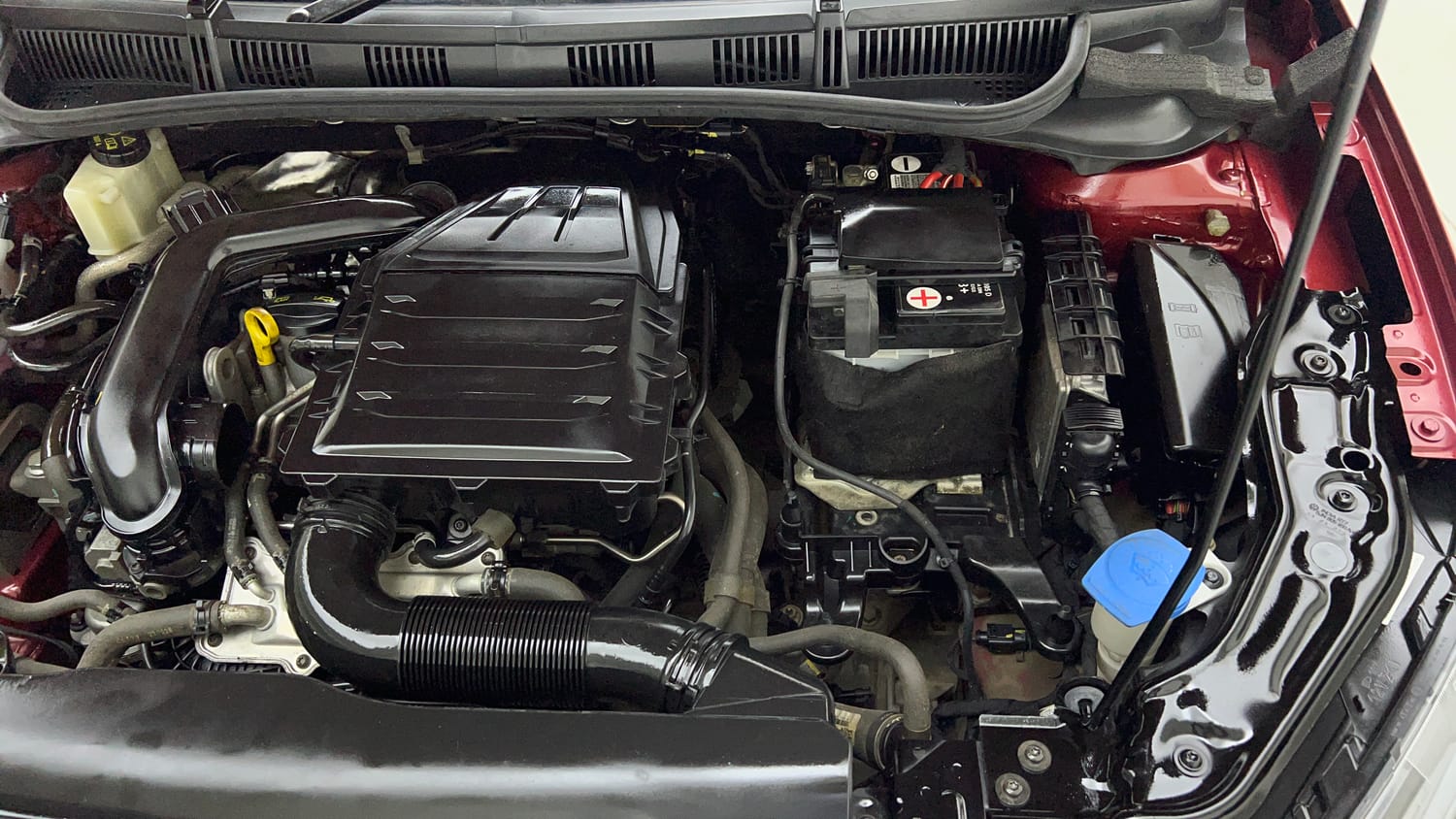 Used 2023 Volkswagen Virtus Highline 1.0 TSI MT Petrol Manual engine ENGINE LEFT SIDE VIEW