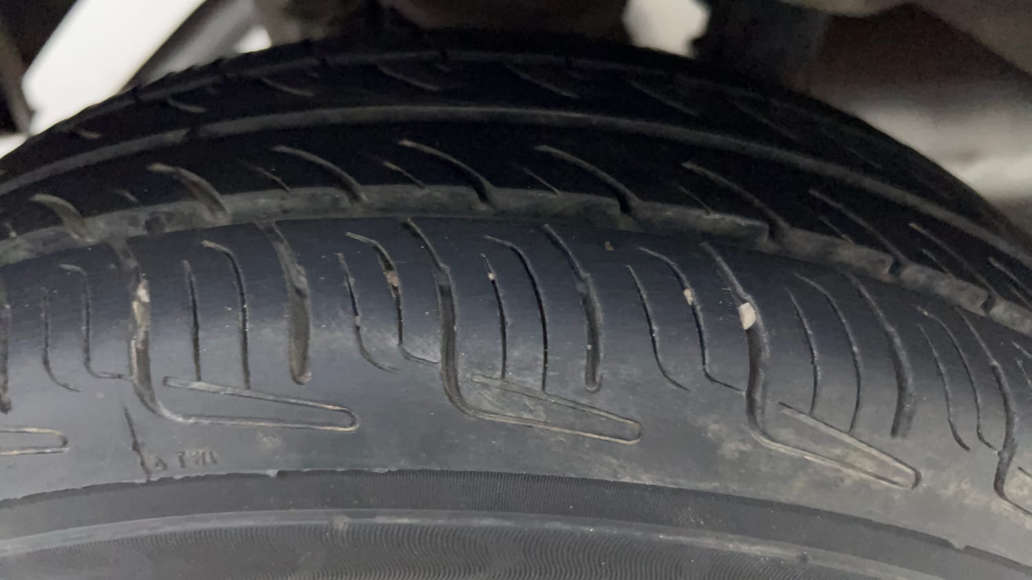 Used 2016 Hyundai Eon Era + Petrol Manual tyres RIGHT REAR TYRE TREAD VIEW