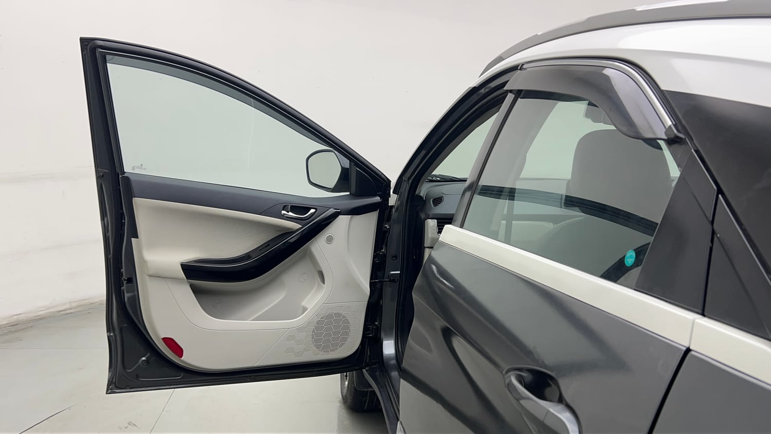 Used 2020 Tata Nexon XZA Plus (O) Dual Tone Petrol Automatic interior LEFT FRONT DOOR OPEN VIEW